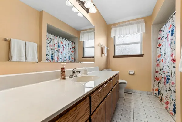 $299,900 | 17900 Poplar Lane, Country Club Hills, IL 60478