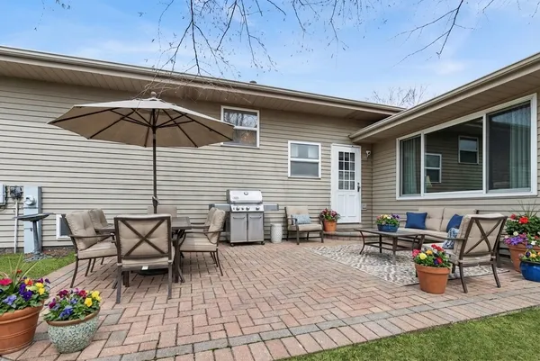 $299,900 | 17900 Poplar Lane, Country Club Hills, IL 60478