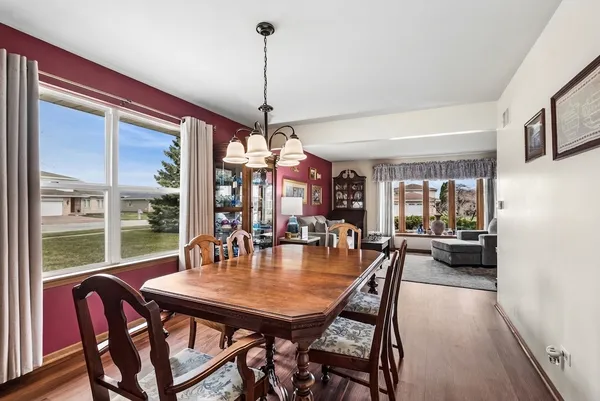 $299,900 | 17900 Poplar Lane, Country Club Hills, IL 60478