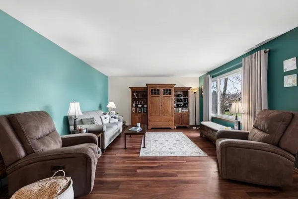 $299,900 | 17900 Poplar Lane, Country Club Hills, IL 60478