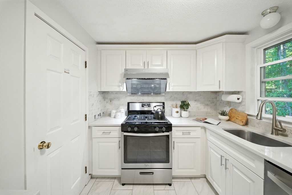 10 Groton Road, Unit C1 Westford, MA 01886 - Photo 15 of 36