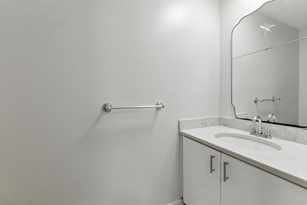 10 Groton Road, Unit C1 Westford, MA 01886 - Photo 18 of 36