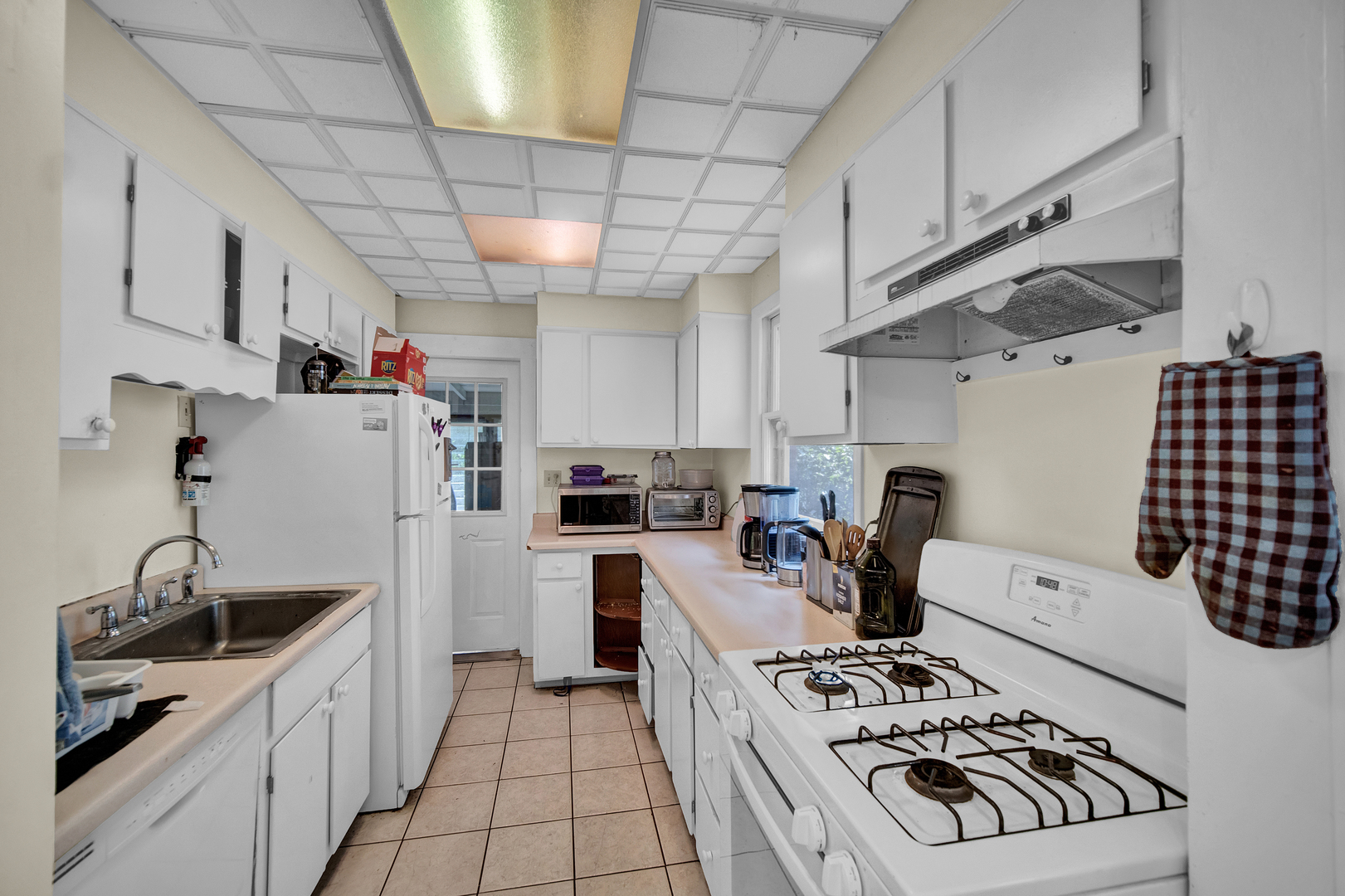 2303 Ridge Avenue Evanston, IL 60201 - Photo 16 of 19