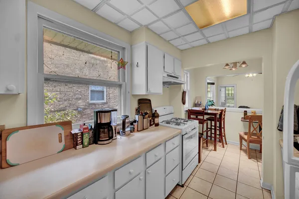 $750,000 | 2303 Ridge Avenue, Evanston, IL 60201