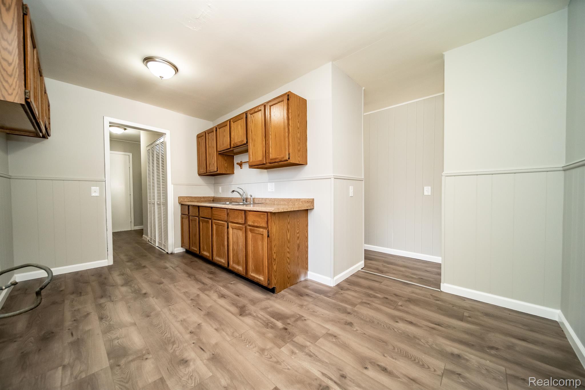 8233 Stephens Road Center Line, MI 48015 - Photo 9 of 48 Gallery Image 9