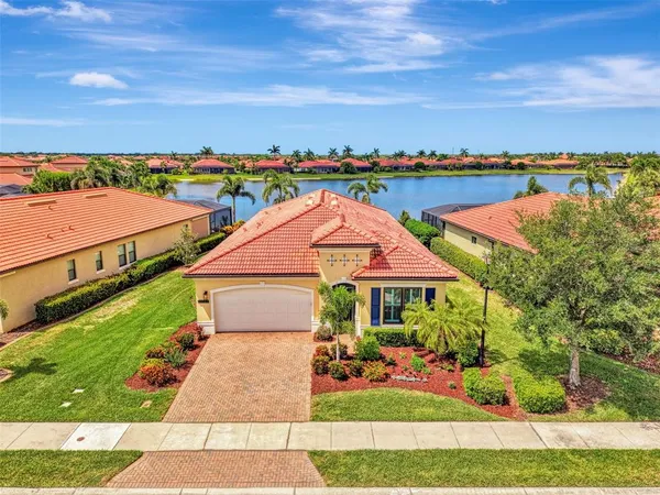 $895,000 | 23762 Waverly Circle, Venice, FL 34293