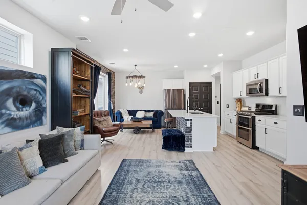 $2,200 | 8525 Leroi Drive, Unit 368, Austin, TX 78744