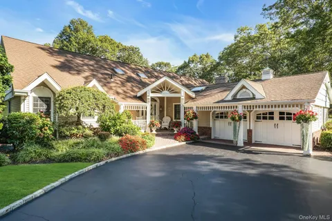 $1,900,000 | 35 Longwood Drive, South Huntington, NY 11746