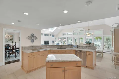 $1,900,000 | 35 Longwood Drive, South Huntington, NY 11746