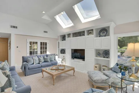 $1,900,000 | 35 Longwood Drive, South Huntington, NY 11746