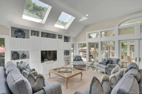 $1,900,000 | 35 Longwood Drive, South Huntington, NY 11746