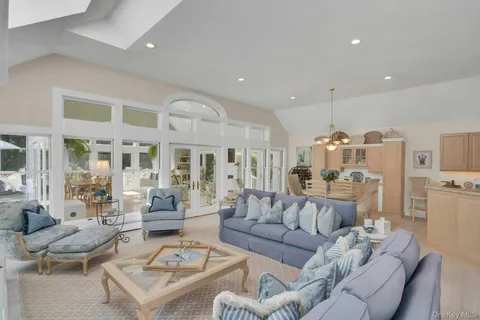 $1,900,000 | 35 Longwood Drive, South Huntington, NY 11746