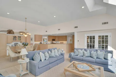 $1,900,000 | 35 Longwood Drive, South Huntington, NY 11746