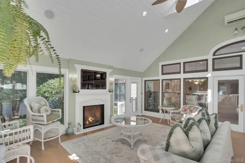 $1,900,000 | 35 Longwood Drive, South Huntington, NY 11746