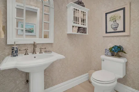 $1,900,000 | 35 Longwood Drive, South Huntington, NY 11746