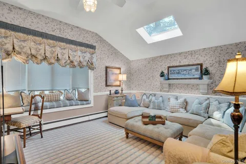 $1,900,000 | 35 Longwood Drive, South Huntington, NY 11746