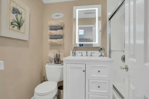 $1,900,000 | 35 Longwood Drive, South Huntington, NY 11746