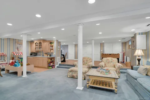 $1,900,000 | 35 Longwood Drive, South Huntington, NY 11746