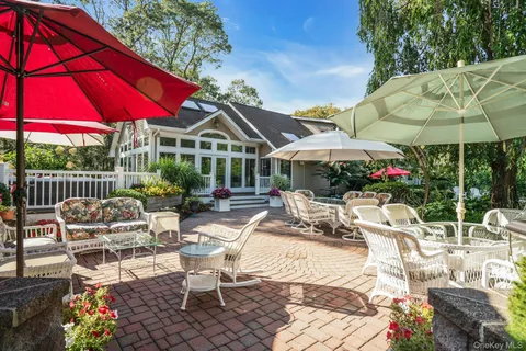 $1,900,000 | 35 Longwood Drive, South Huntington, NY 11746