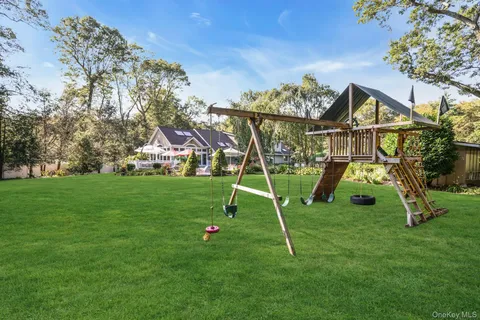 $1,900,000 | 35 Longwood Drive, South Huntington, NY 11746