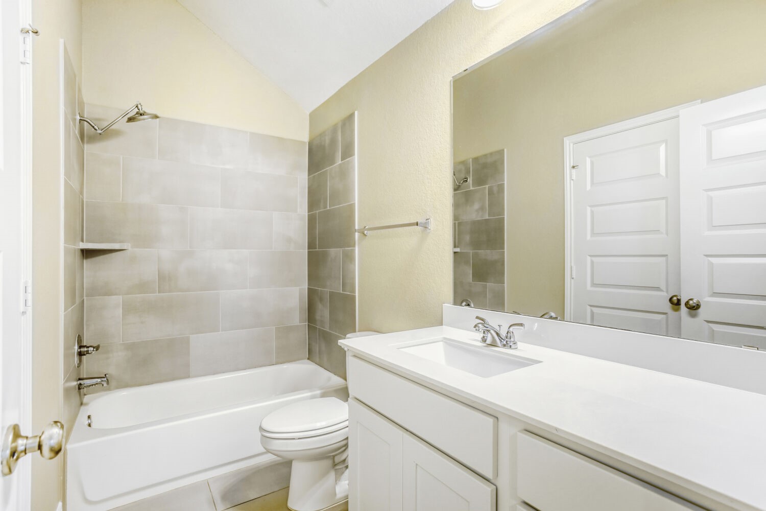 9219 Eckert Road Iowa Colony, TX 77583 - Photo 19 of 26 Just outside of secondary bedrooms #2 & #3, there is a full bathroom.