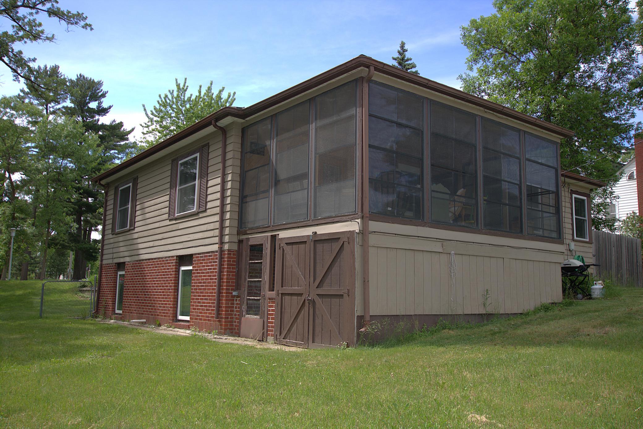 616 7th Street Northeast Staples, MN 56479 - Photo 2 of 28