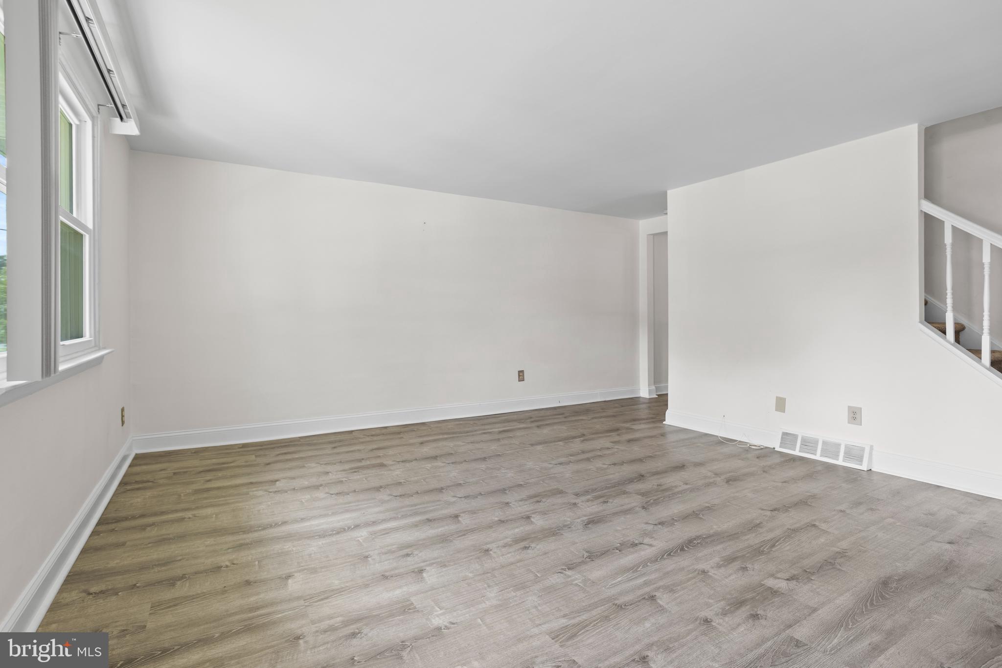 1434 Powell Road Brookhaven, PA 19015 - Photo 4 of 30