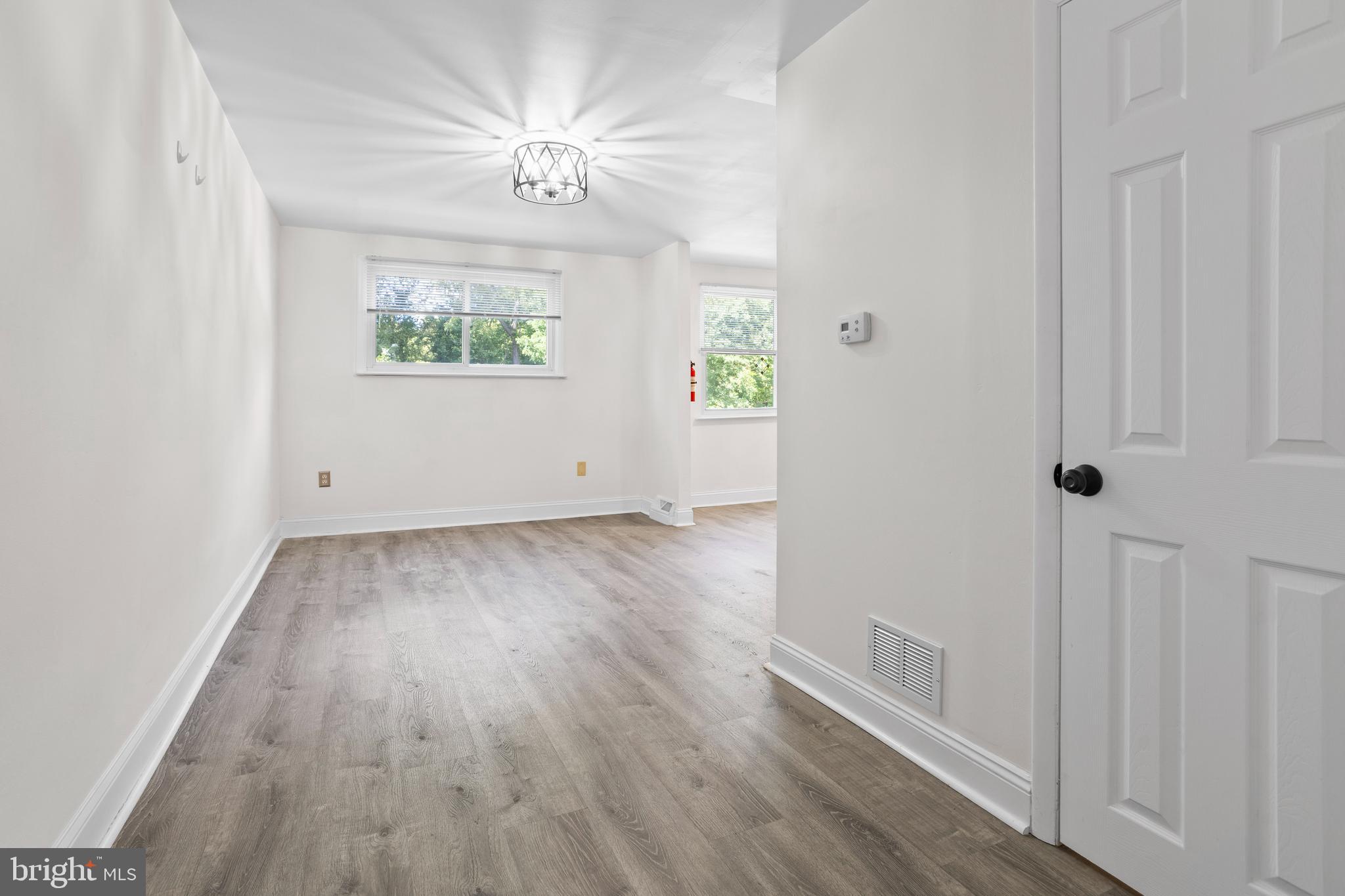 1434 Powell Road Brookhaven, PA 19015 - Photo 7 of 30