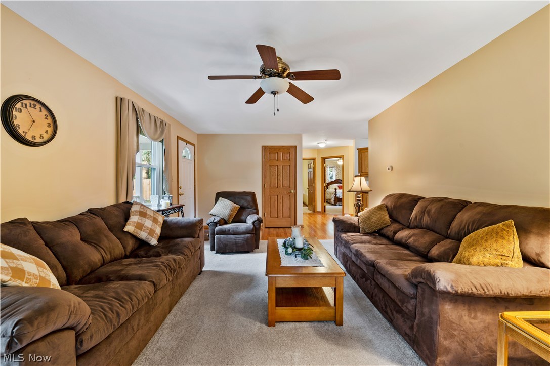 1554 Waterloo Road Mogadore, OH 44260 - Photo 10 of 35 Living room