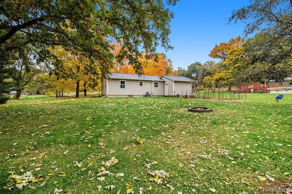 11158 Foley Road Fenton, MI 48430 - Photo 2 of 18