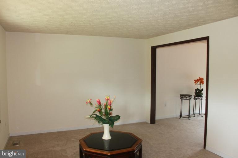 3513 Blue Coat Road Nottingham, MD 21236 - Photo 3 of 17 Living Room