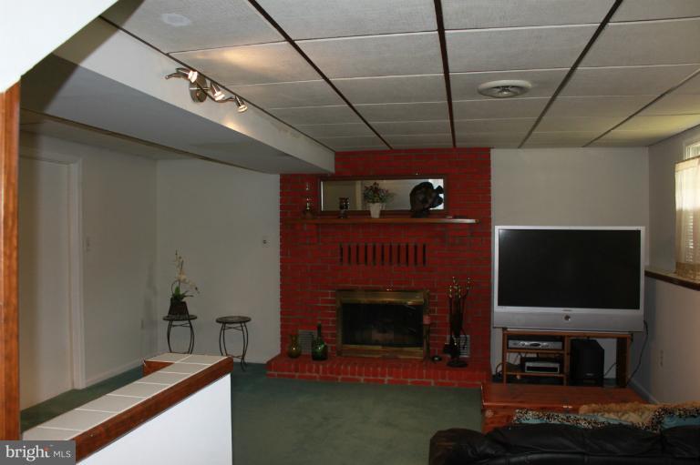 3513 Blue Coat Road Nottingham, MD 21236 - Photo 6 of 17 Family Room
