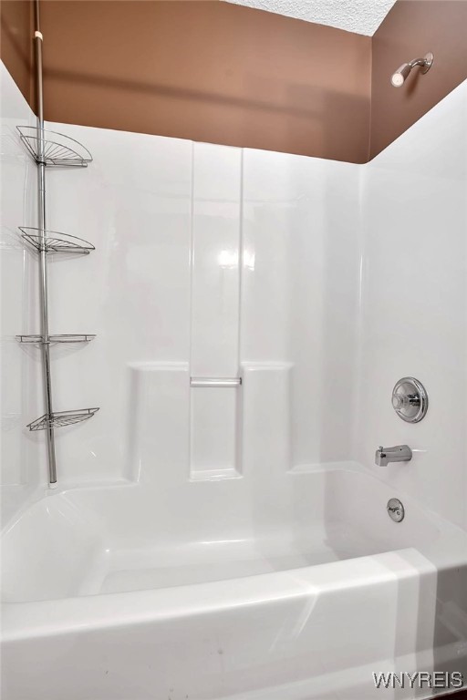 2850 Amsdell Road, Unit 1 Hamburg, NY 14075 - Photo 34 of 50 2nd flr full Bath: Bathtub/shower