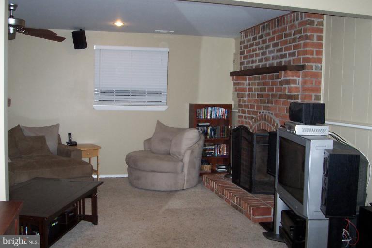 146 Sullivan Road Westminster, MD 21157 - Photo 21 of 22 Interior (General)