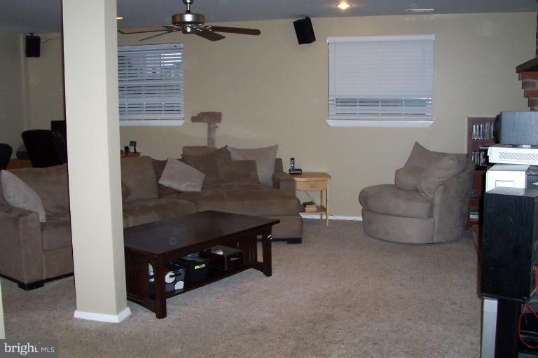 146 Sullivan Road Westminster, MD 21157 - Photo 5 of 22 Interior (General)