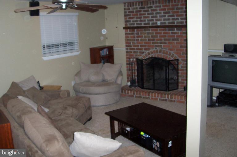 146 Sullivan Road Westminster, MD 21157 - Photo 6 of 22 Interior (General)