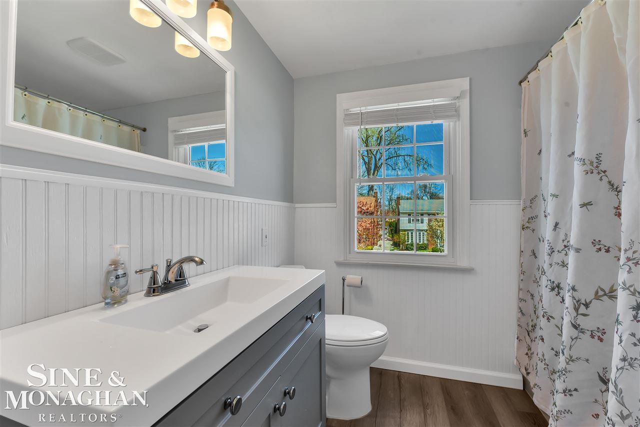 1713 Broadstone Road Grosse Pointe, MI 48236 - Photo 34 of 41 2nd Floor - Full Bath