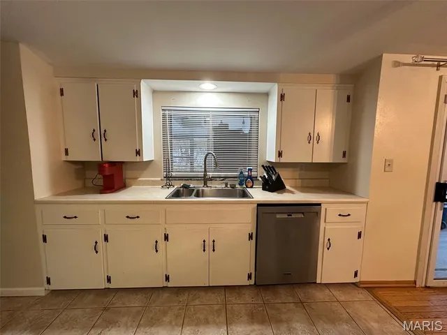 $265,000 | 801 Stamper Lane, Godfrey, IL 62035