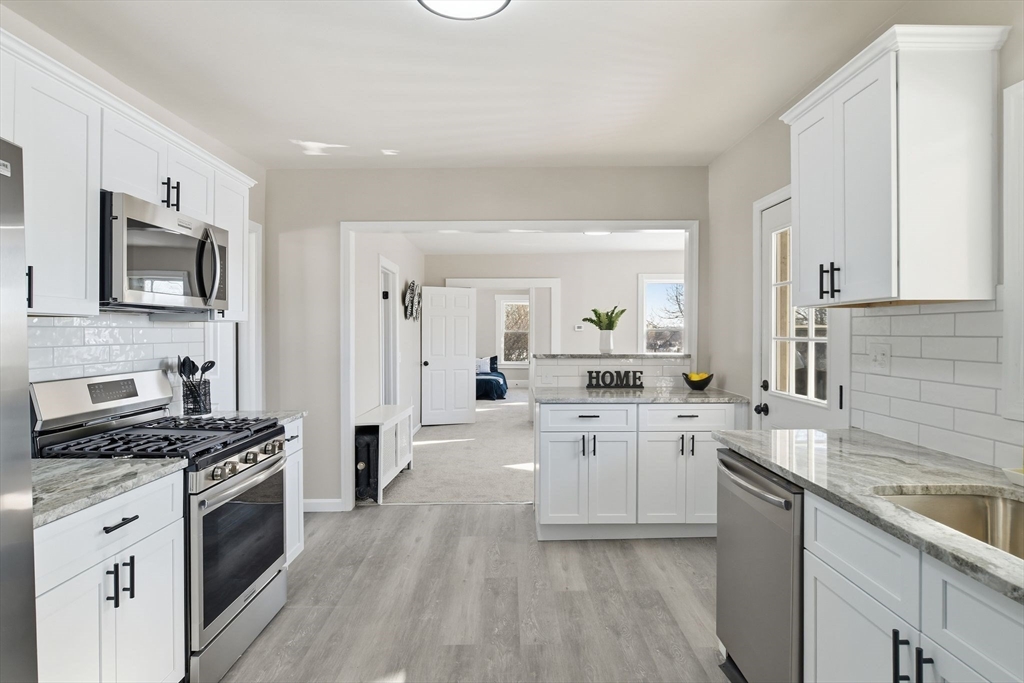 20-22 Gay Terrace West Springfield, MA 01089 - Photo 3 of 30