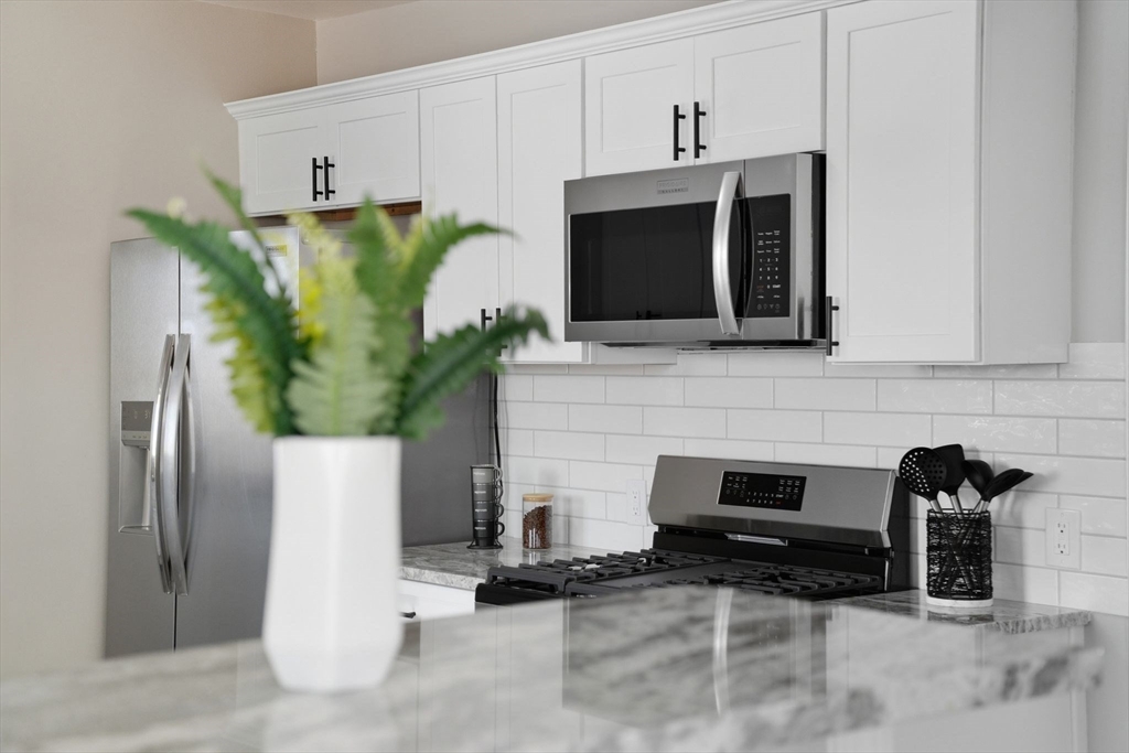 20-22 Gay Terrace West Springfield, MA 01089 - Photo 9 of 27