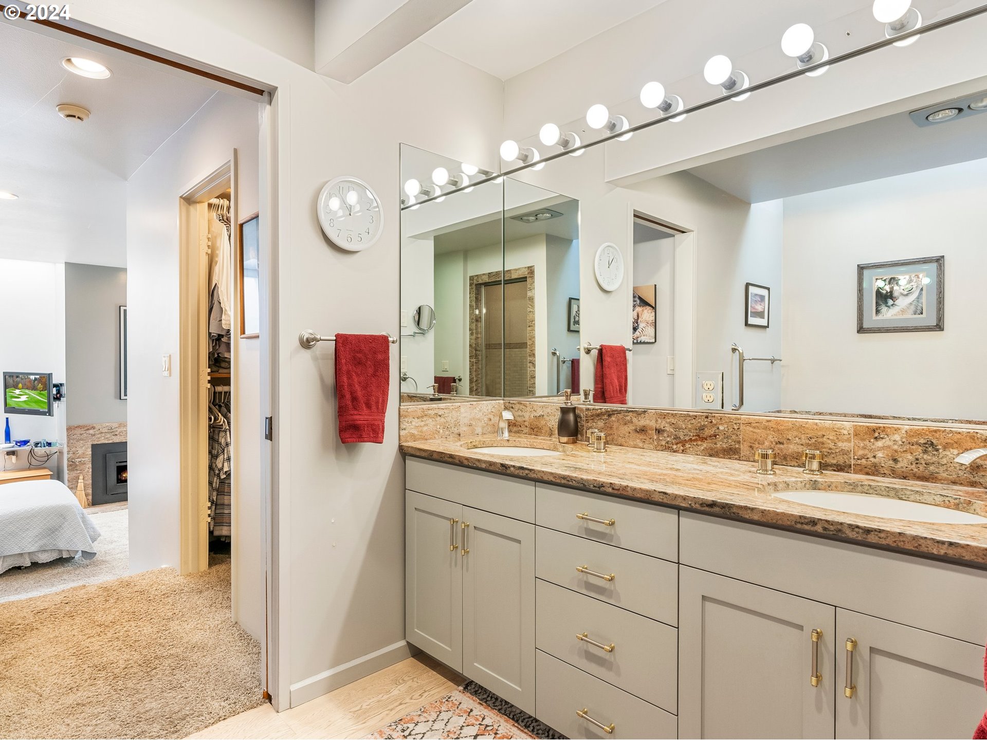 222 Southeast Spokane Street, Unit 3 Portland, OR 97202 - Photo 26 of 47 a bathroom with a sink vanity and a mirror
