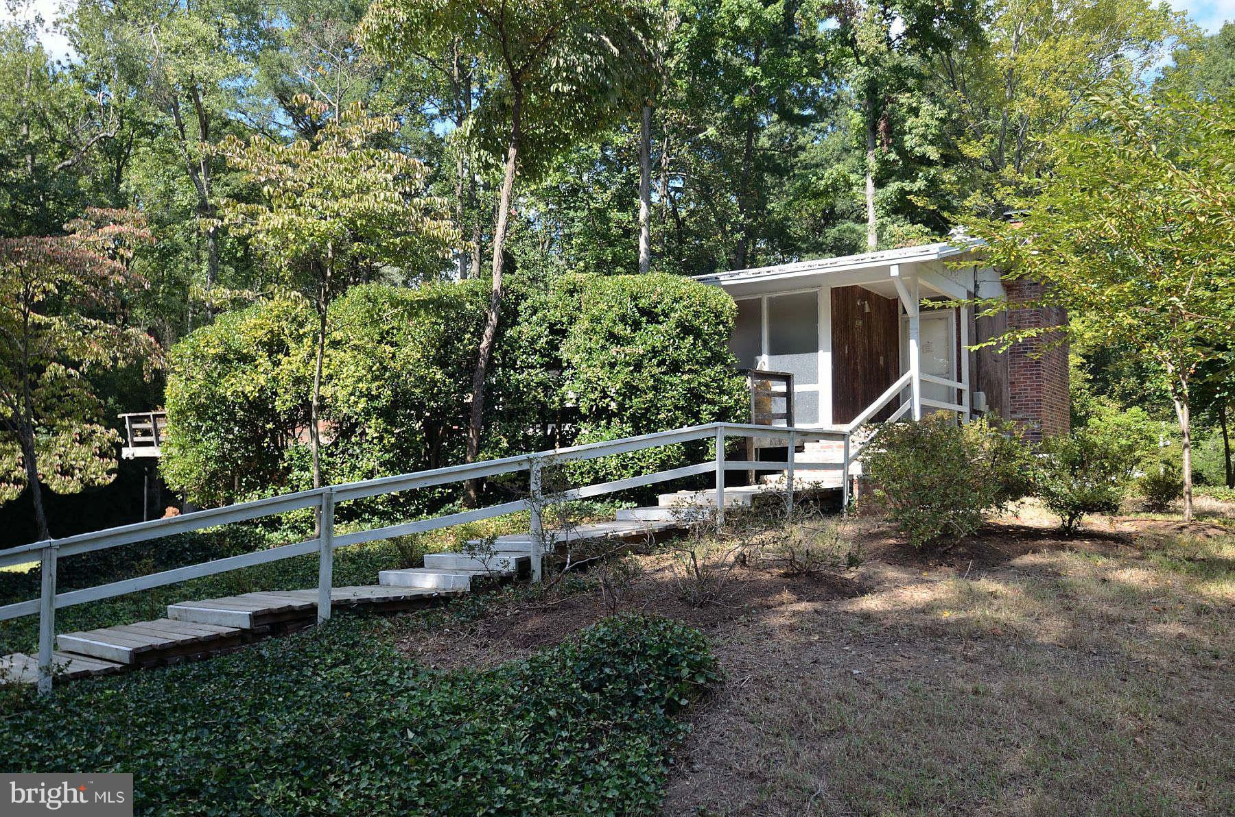 7612 Elba Road Alexandria, VA 22306 - Photo 1 of 4 Exterior (Front)
