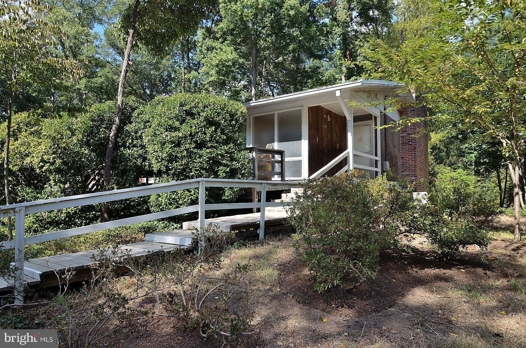 7612 Elba Road Alexandria, VA 22306 - Photo 2 of 4 Exterior (Front)