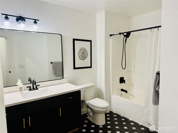 $399,500 | 20701 Club House Drive, Unit 108, Leavenworth, WA 98826