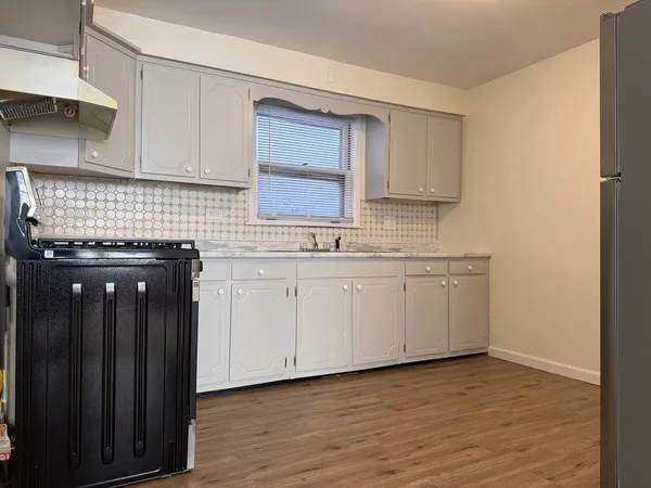 $1,450 | 11137 South Emerald Avenue, Unit 2R, Chicago, IL 60628