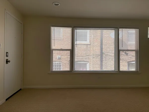 $1,450 | 11137 South Emerald Avenue, Unit 2R, Chicago, IL 60628