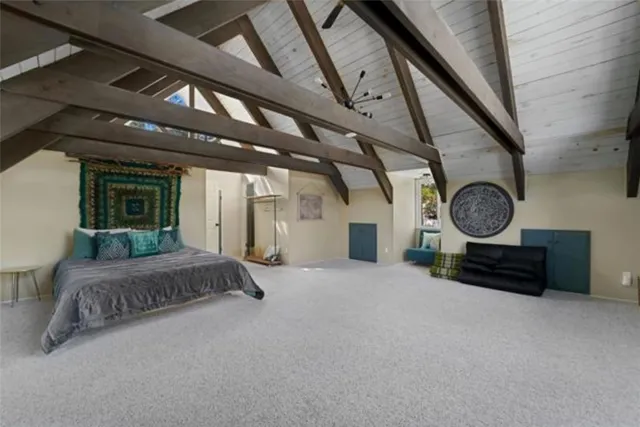 $950,000 | 943 Nadelhorn Drive, Lake Arrowhead, CA 92352