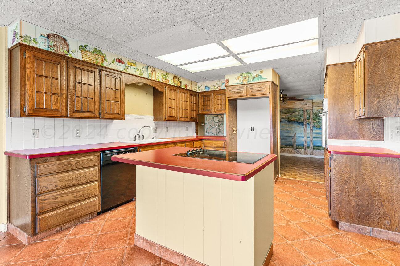5403 West Cemetery Road Canyon, TX 79015 - Photo 18 of 56 Kitchen
