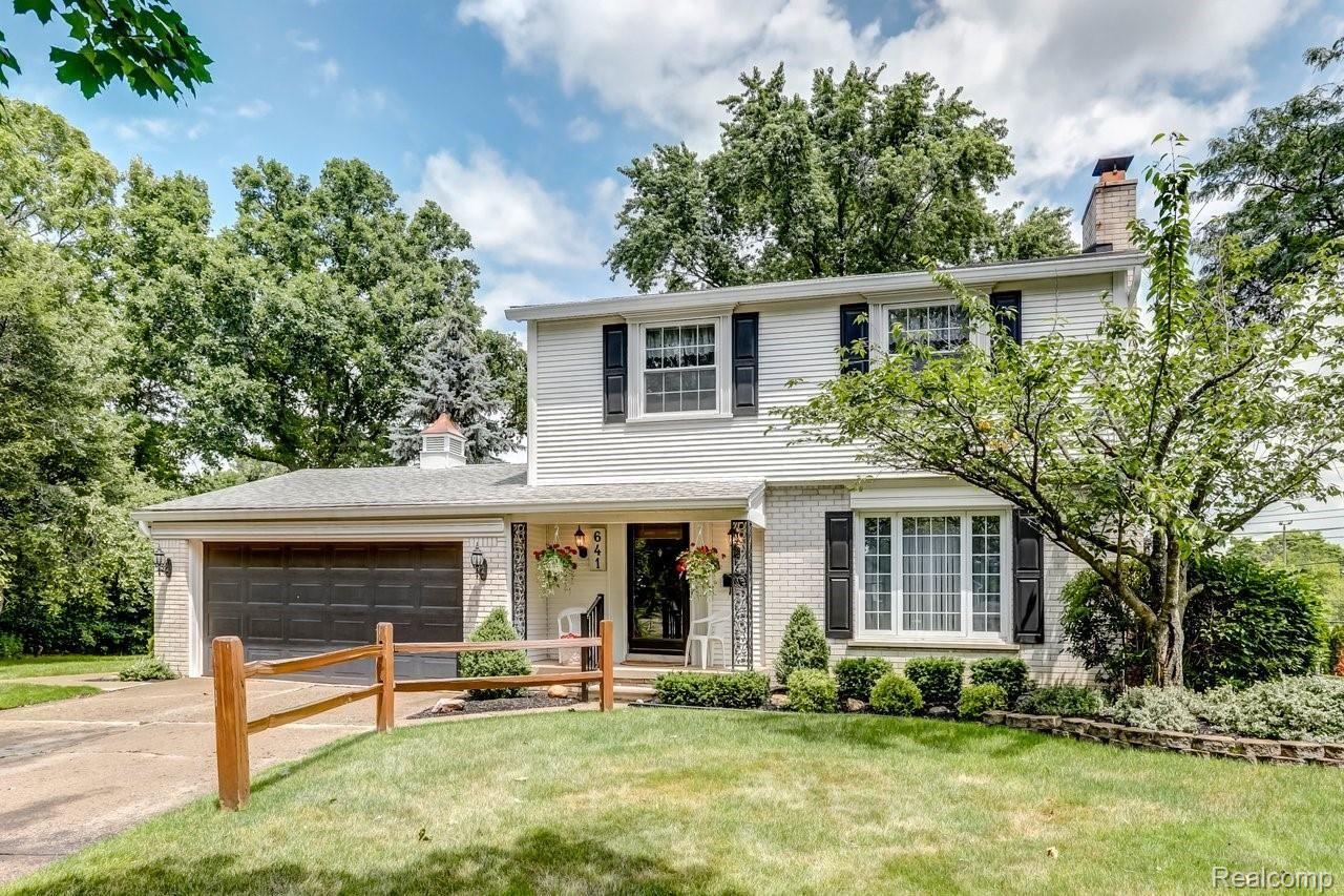 641 Reed Court Northville, MI 48167 - Photo 1 of 32 INVITING FRONT PORCH