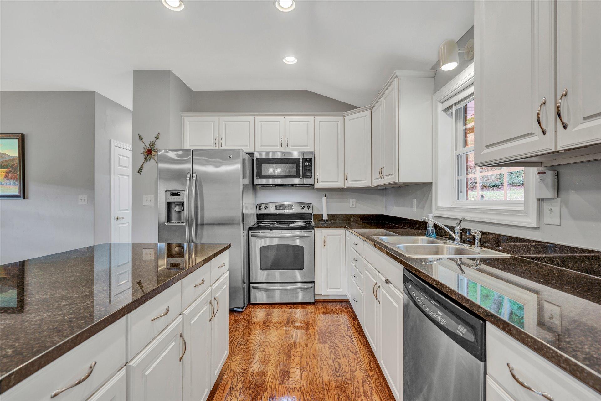 4232 Carr Rouse Road Roanoke, VA 24014 - Photo 14 of 47 11-DSC2267